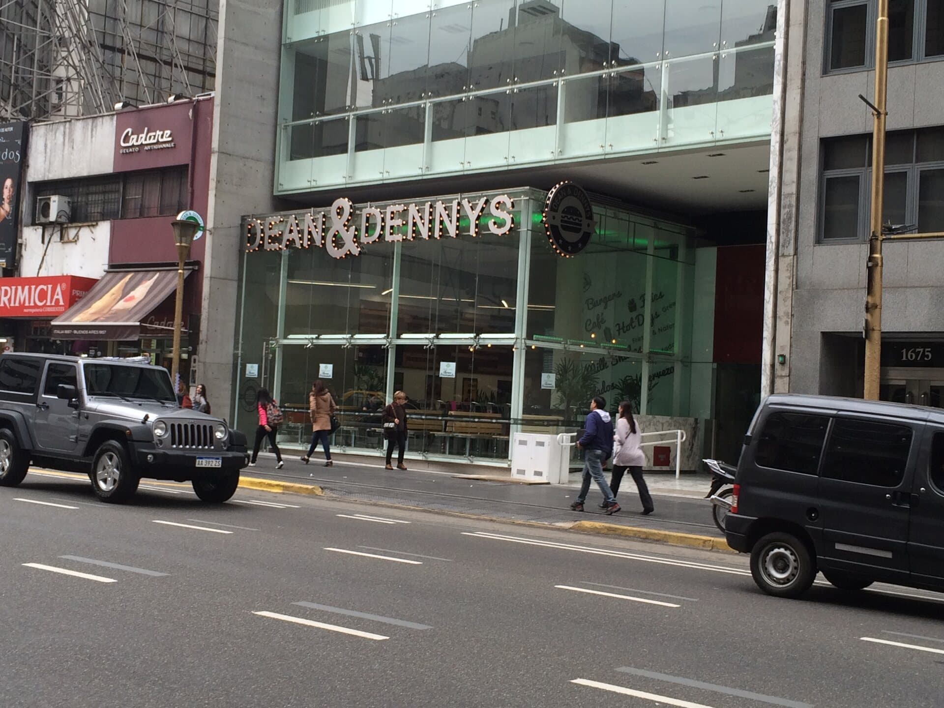 Dean & Dennys Corrientes