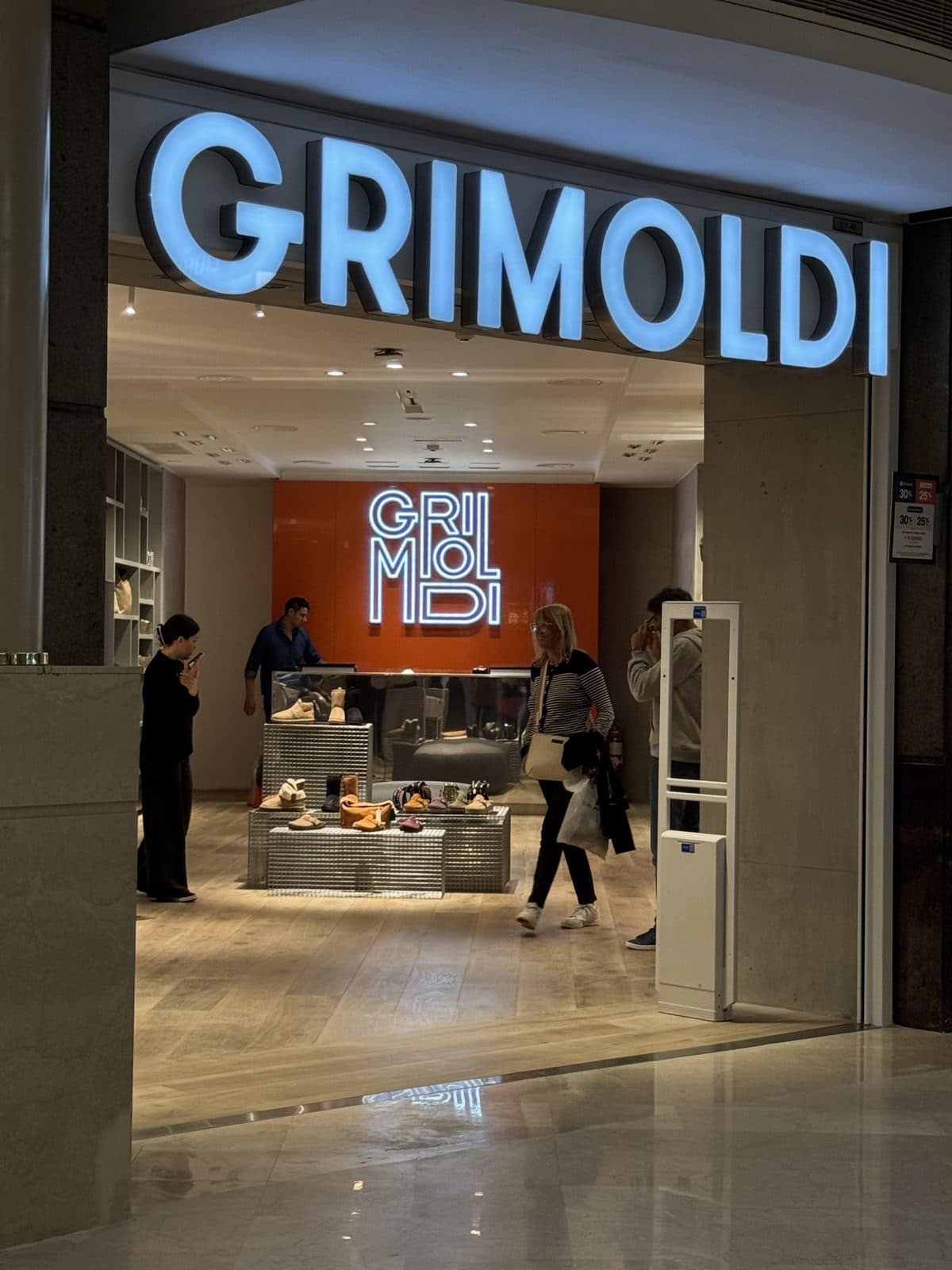Grimoldi Galerías Pacífico (2)